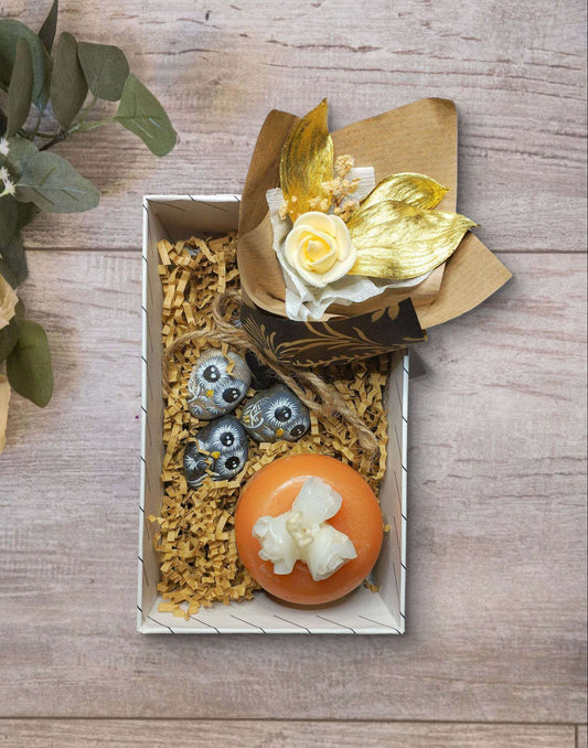 Expressiv-realistisches Geschenkbox auf Leinwand von H1Z ART in lebendiger Atmosphäre