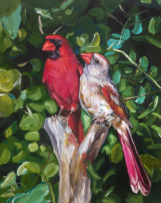 Detailaufnahme Acrylgemälde Kardinäle, roter männlicher und weiblicher Vogel vor dichtem, dunkelgrünem Laub