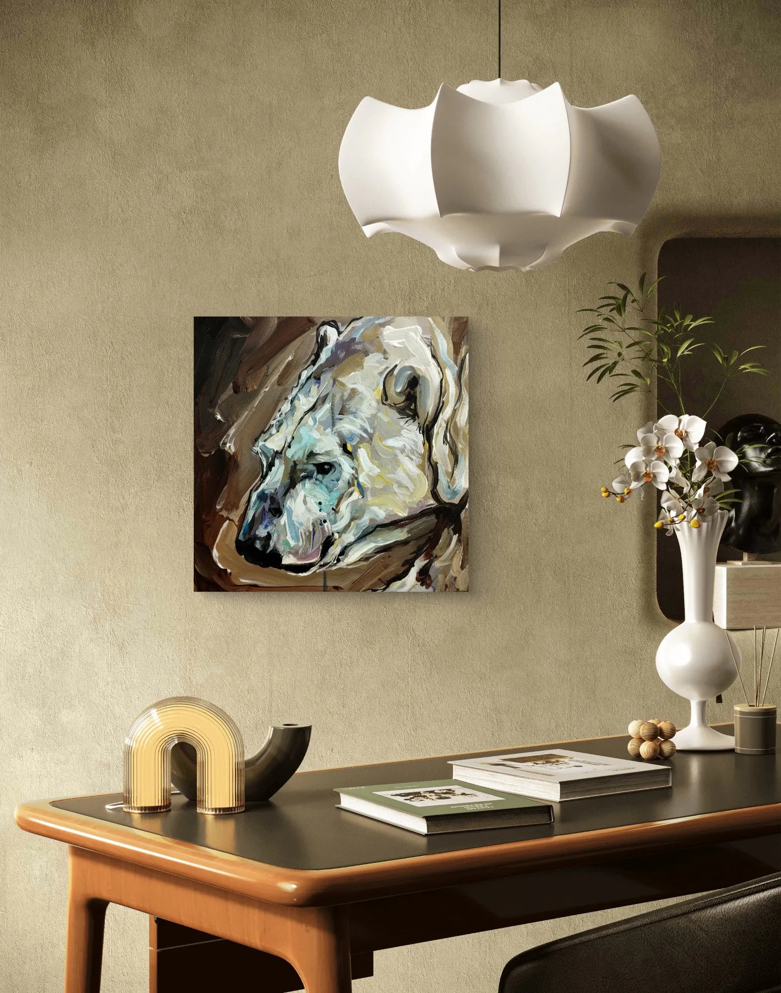 Acrylgemälde Eisbär über dunklem Holzschreibtisch, im modernen Arbeitszimmer.