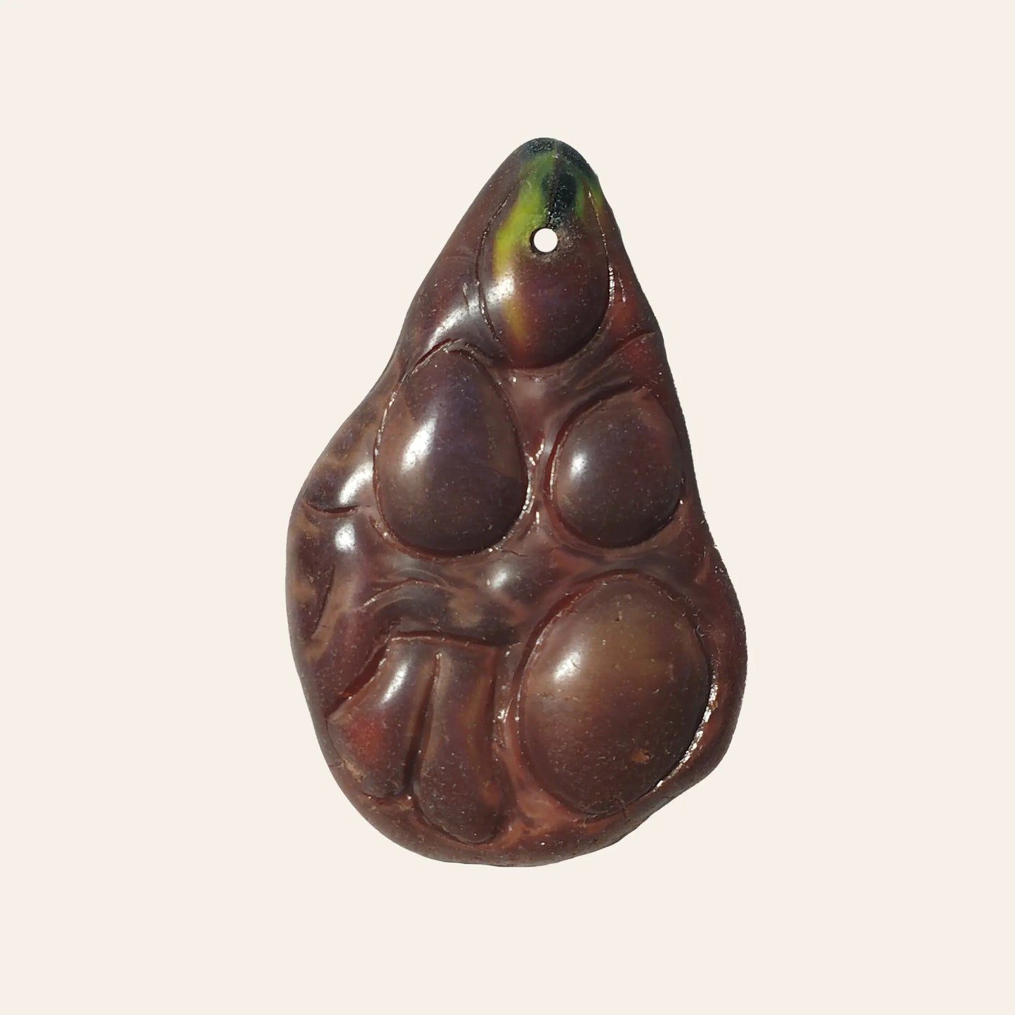 DIY Glasrohling aus Opalglas in Scharfrot, gepresstes Glaselement für kreative Schmuckprojekte.