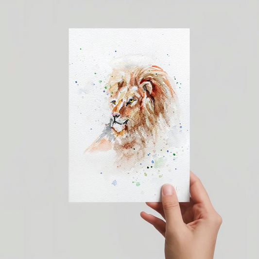 Aquarell Postkarte Löwenkopf mit brauner Mähne, handgemalt, expressive Malweise mit zarten Spritzern.
